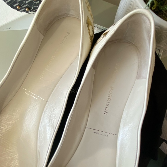 Sigerson Morrison Ikat White & Gold Leather Ballet Flats - Picture 9 of 9